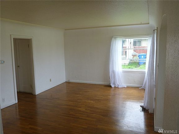 4th image of 1642 E 34th St