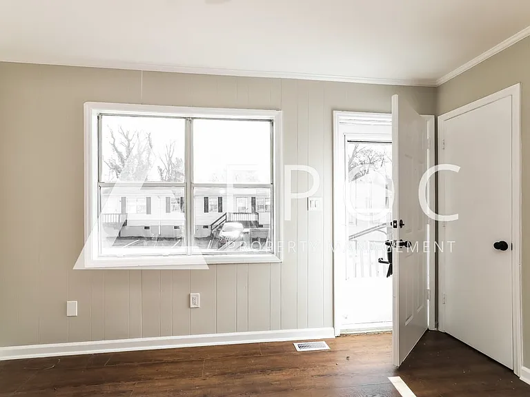 634 S Elm St #B — Photo 7