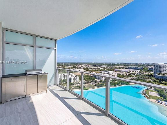 5th image of 2411 Laguna Cir #2011