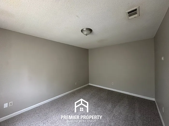 896 Cully Rd — Photo 14