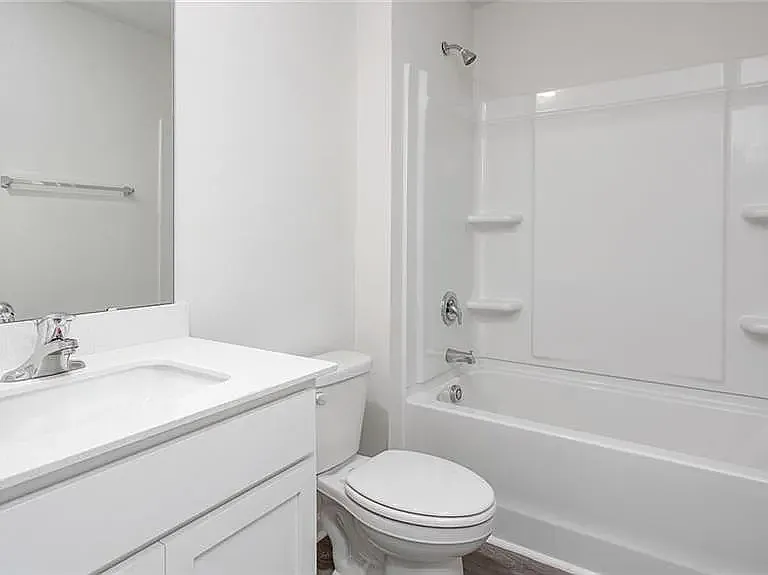 1310 Amberview Ln — Photo 4