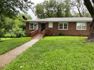 613 Evergreen St, Leavenworth, KS 66048