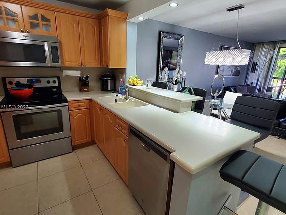 3rd image of 10835 SW 112th Ave APT 309