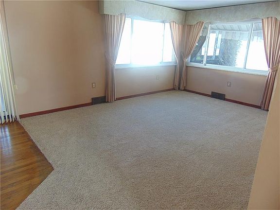 2nd image of 9 Stoden Dr