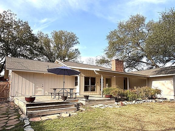 4th image of 209 Briarwood Dr