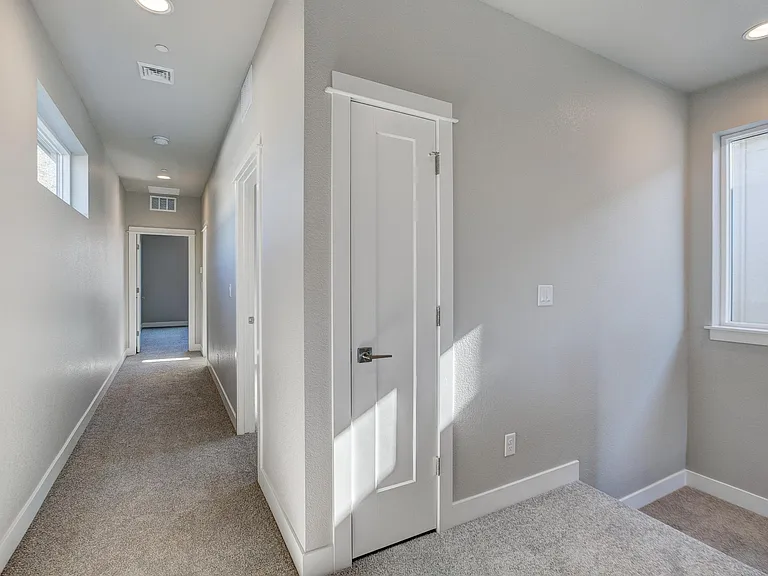 829 Cherokee Dr — Photo 17