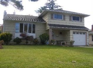 1890 N Jerusalem Rd, North Bellmore, NY 11710