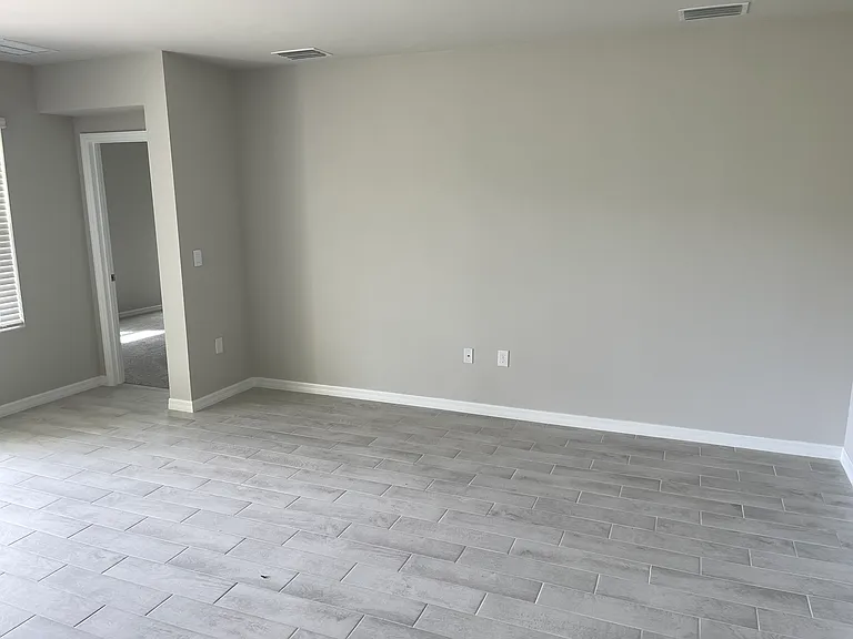 455 Londrina Dr — Photo 17