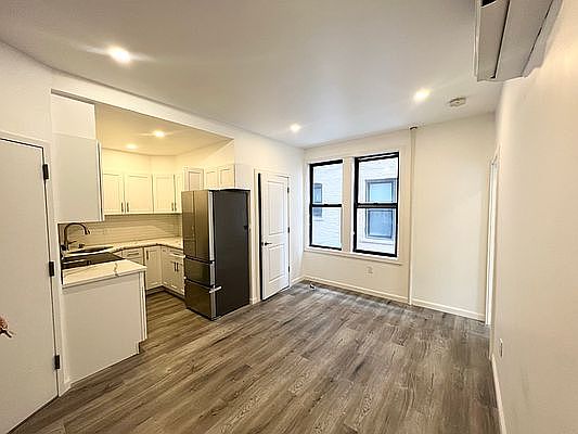 5th image of 34-17 43rd St #1