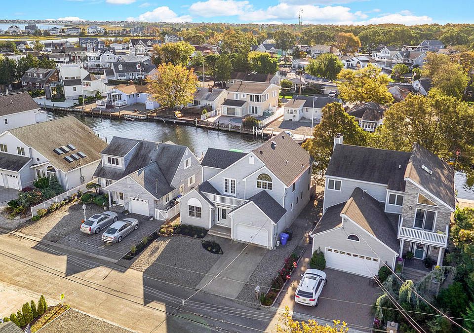 Great Waterfront Location