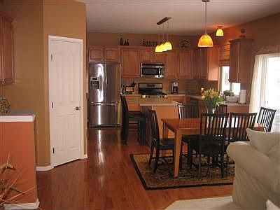 2nd image of 35493 Bentley Dr