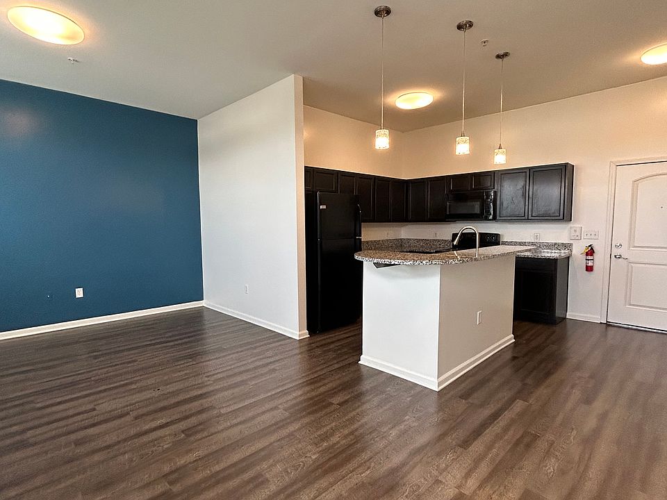 Living room & Kitchen