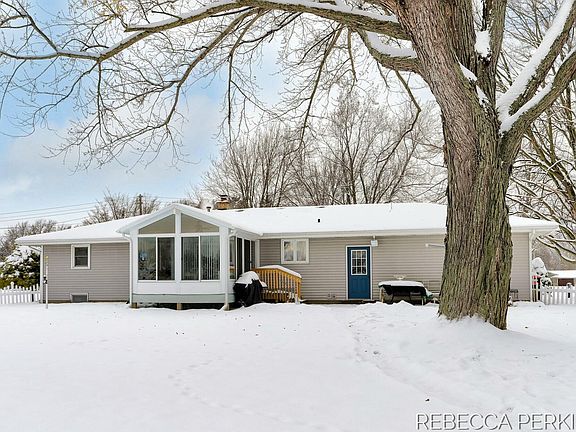 2nd image of 10240 Holiday Dr