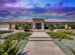 7456 Royal View Ln, Oak Hills, CA 92344