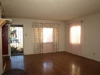 3rd image of 1086 Thelma Ave