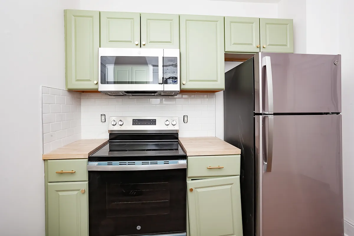 Building Photo - 1009 Hudson Ave #1