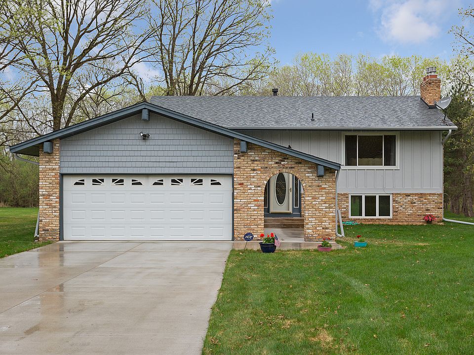 1st image of 4105 Wildwood Dr NE