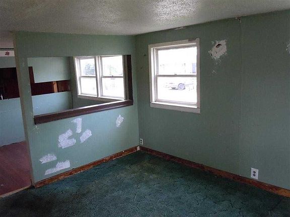 2nd image of 425 W Fear Ct