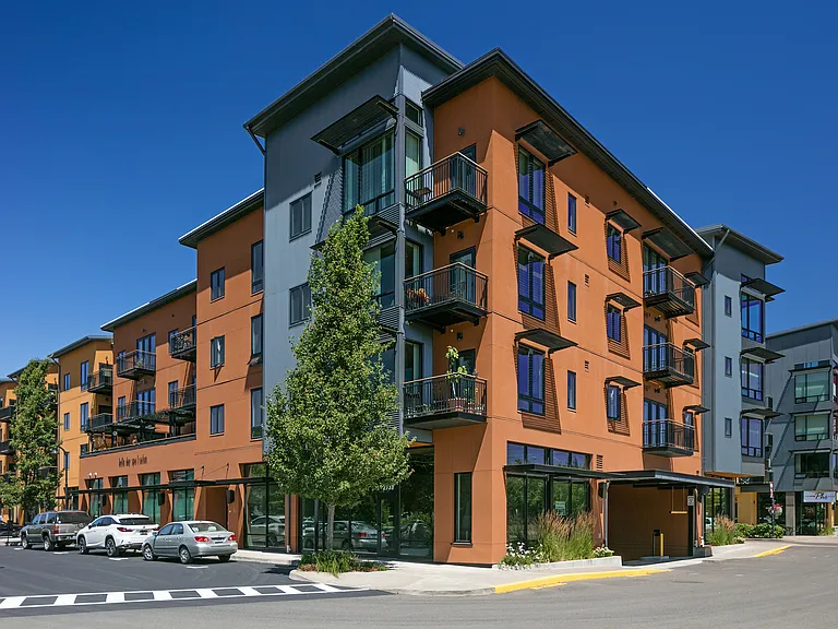 The Byron at Crescent Village — Photo 21