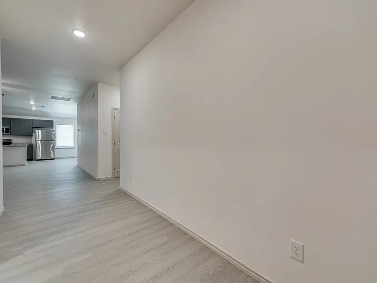 8210 E County Road 111 — Photo 3