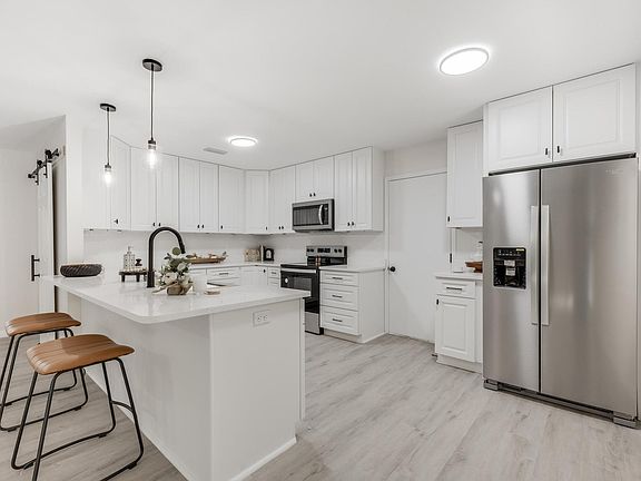3rd image of 6089 Dogwood Dr W