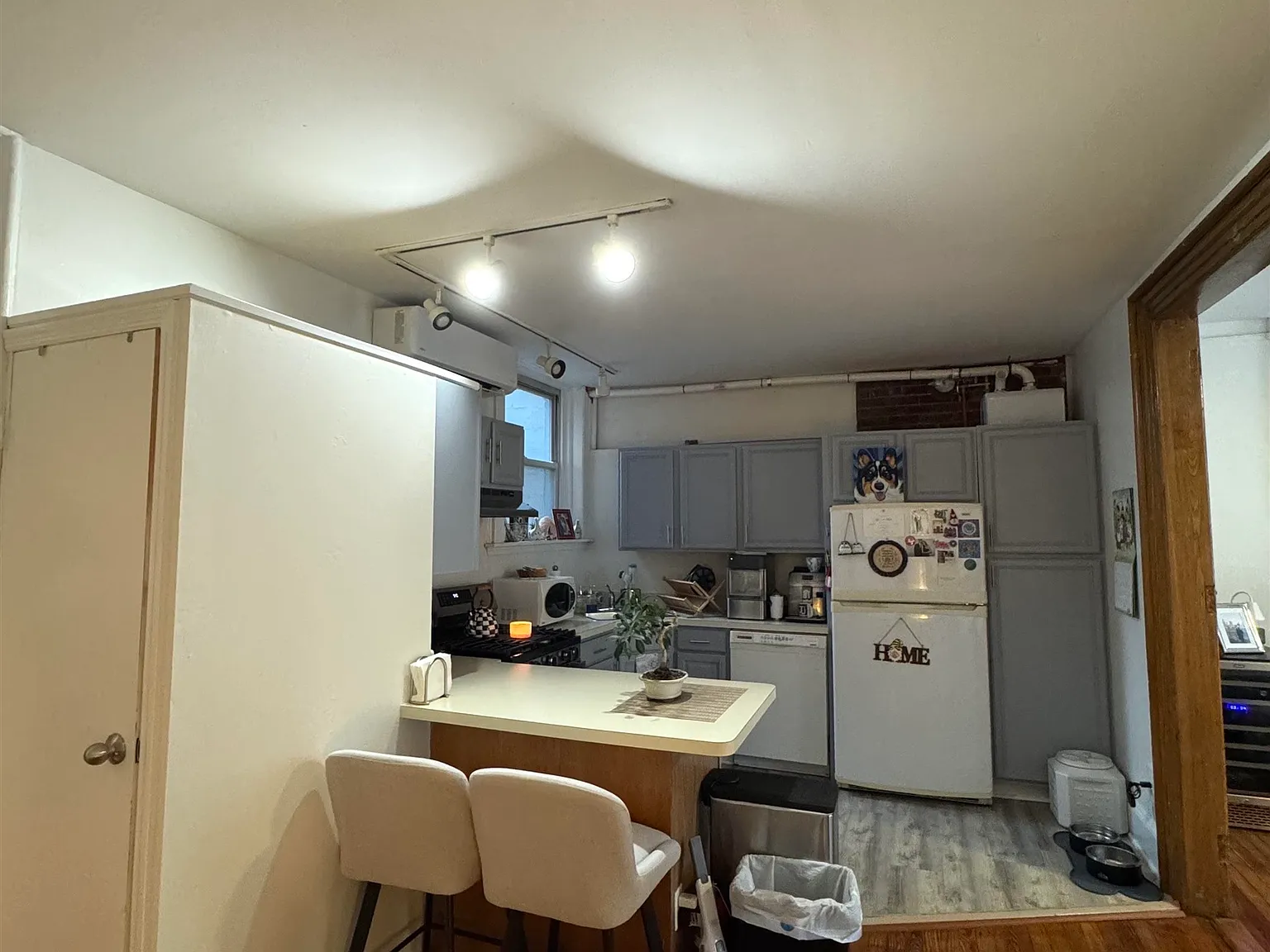 2 bed, 1.0 bath, 642 sqft, $4,000 — Photo 4
