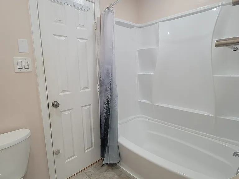 512 S Kings Point Rd — Photo 16