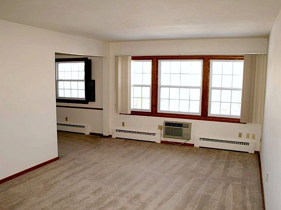 4th image of 3105 Heritage Dr #1102