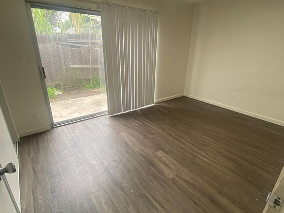 4th image of 3854 Beyer Blvd #2