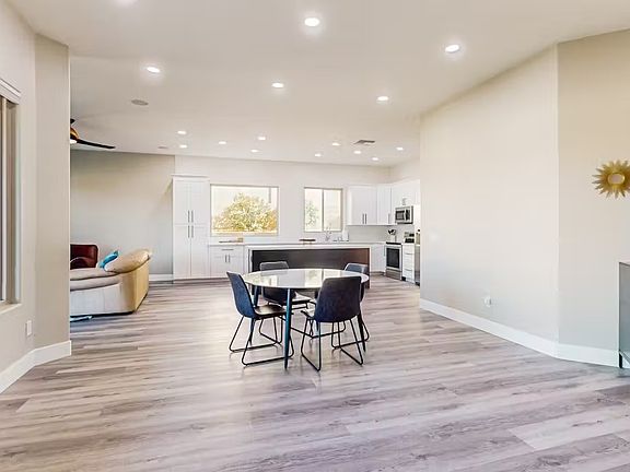 Dining/Entry toom