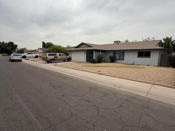 6719 W DENTON Lane W, Glendale, AZ 85303