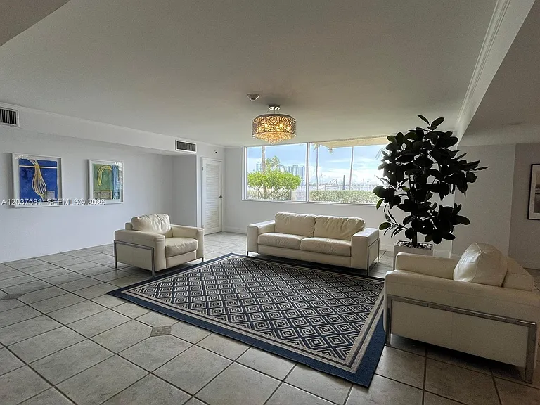 2821 N Miami Beach Blvd #5T — Photo 18