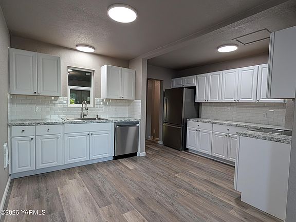 5th image of 1306 W Washington Ave