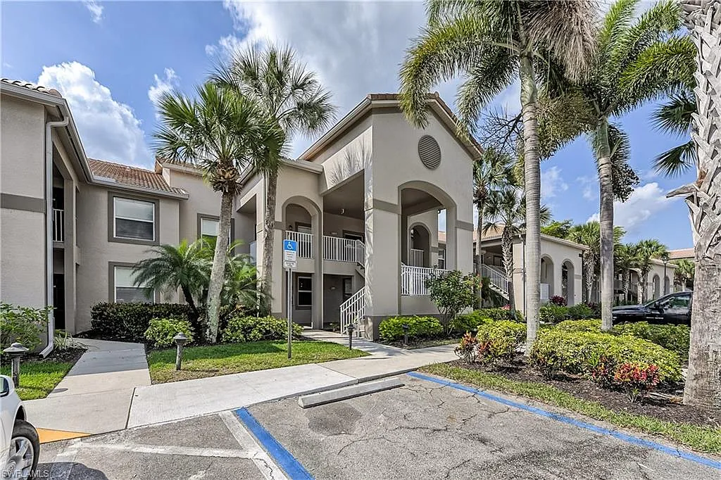 2 bed, 2.0 bath, 1196 sqft, $3,500 — Photo 2