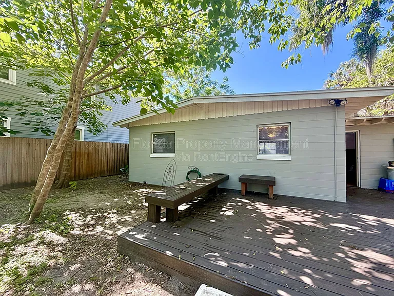2619 E Washington St — Photo 23