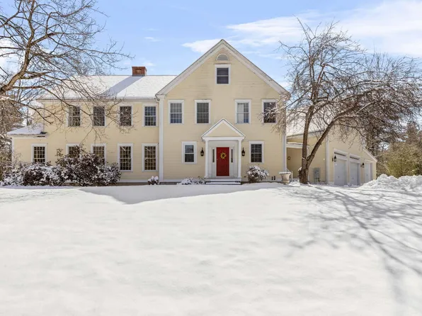 35 Sturbridge Lane, Cumberland, ME 04021