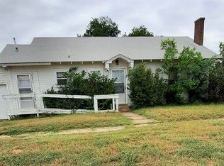 1217 11th St, Paducah, TX 79248