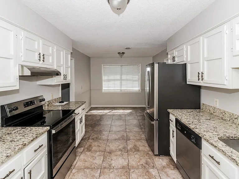 4580 Blandford Dr — Photo 7