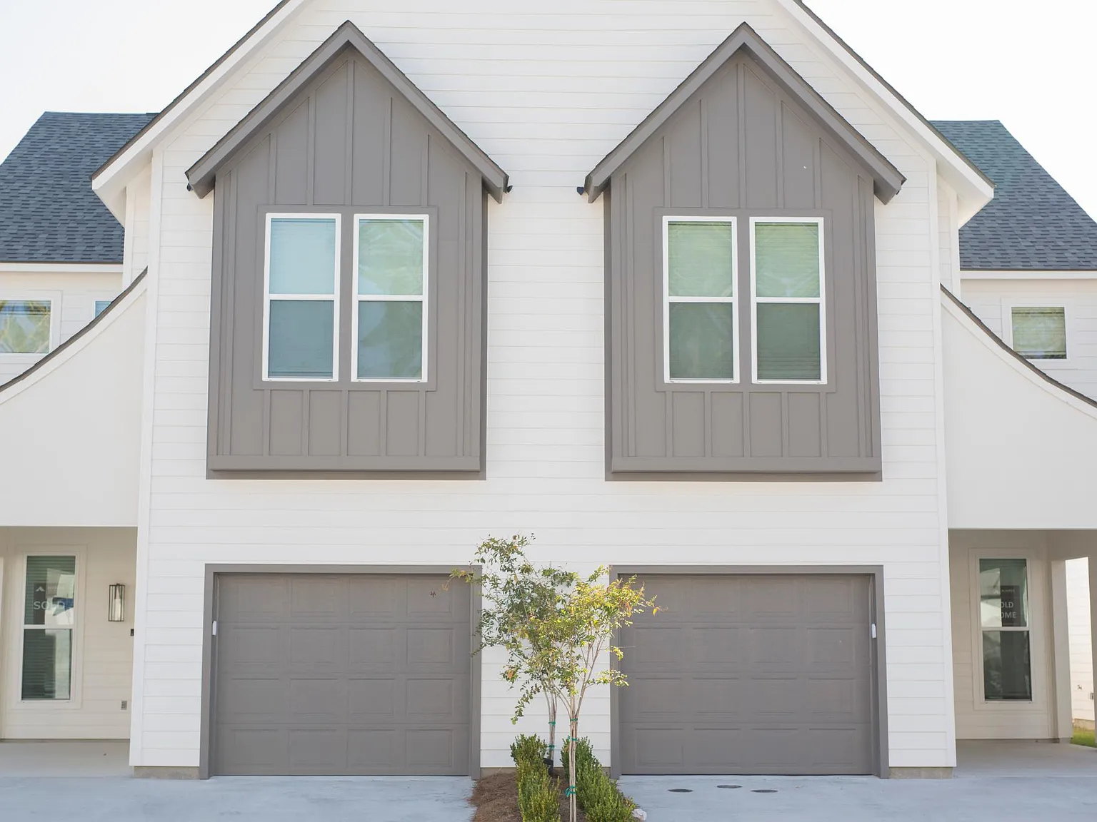3 bed, 2.5 bath, 1830 sqft, $2,400 — Photo 1