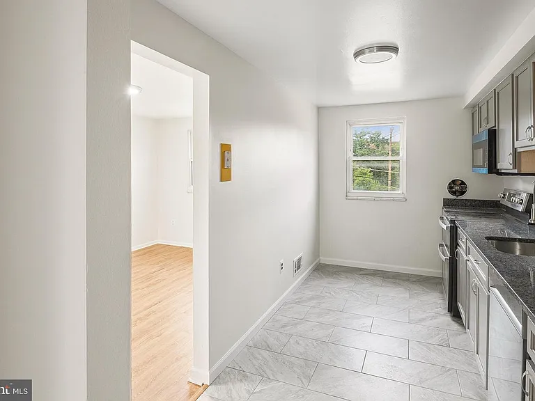 926 Regina Dr — Photo 9