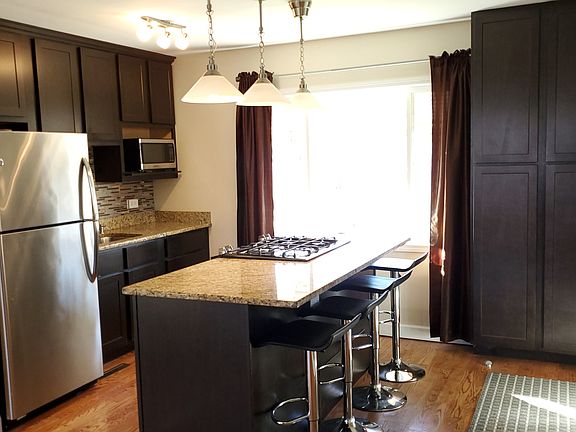 3rd image of 4016 Elmwood Ave