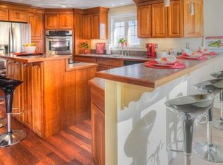 8 Ruthven Ave, Burlington, MA 01803