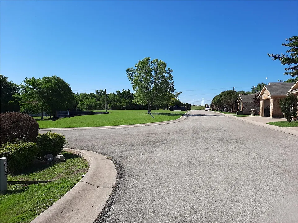 443 Emerald Way