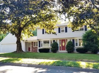 27 Carol St, Enfield, CT 06082