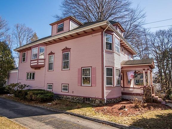 3rd image of 27 Wellington Ave