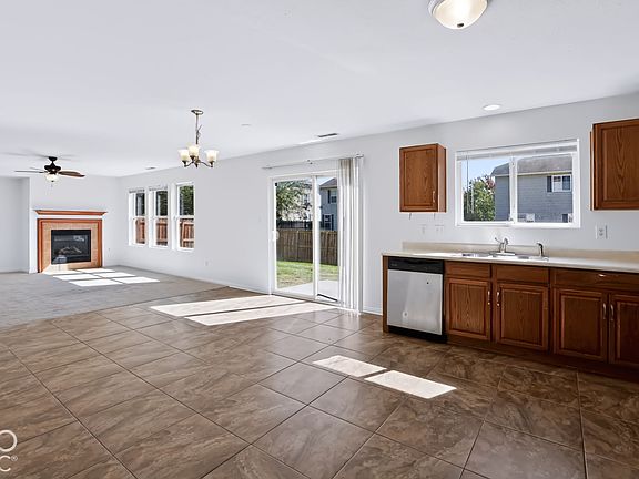 5th image of 11217 Candice Dr