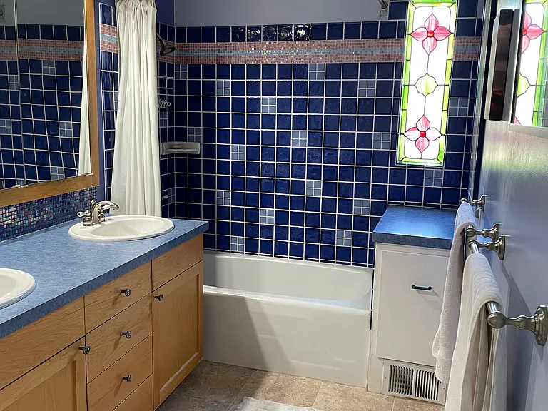 2202 N 44th St — Photo 11