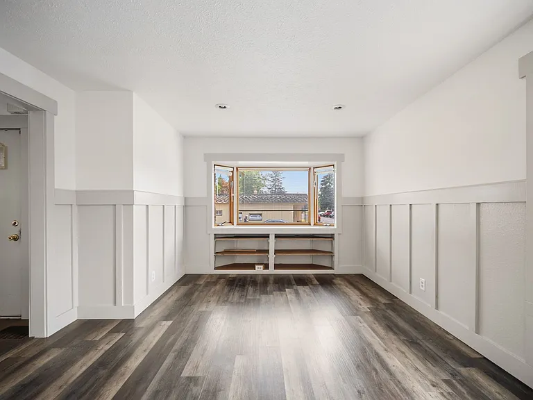 5703 N Regal St — Photo 20