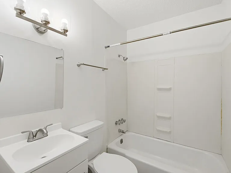 1824 Grayson St — Photo 20