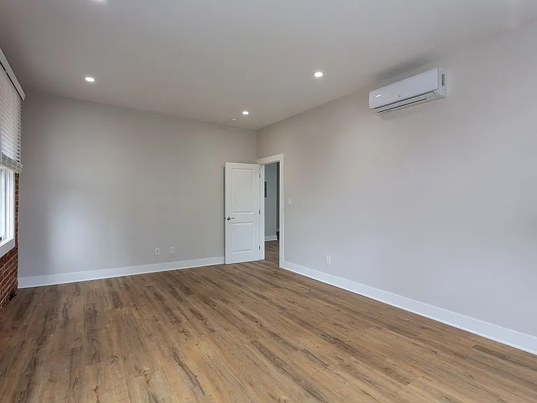 149 S Los Robles Ave — Photo 40